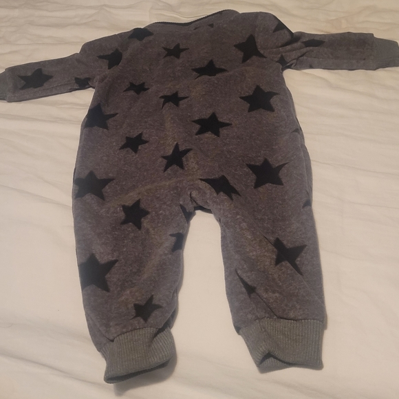 Cozy gray with black stars carter's bodysuit - Picture 3 of 3